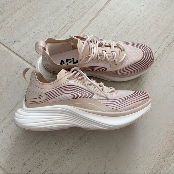 APL Streamline Running Shoe Size 6.5 - Picture 1 of 8